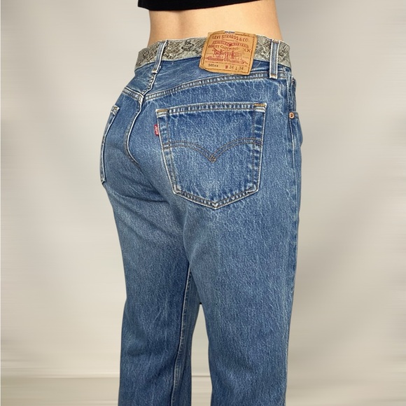 Vintage BELLA DAHL x LEVIS Snake Print High Waisted Mom Jean Medium Wash Lace Up - Picture 4 of 9